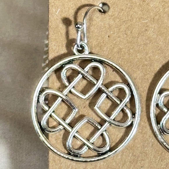 2/$20 Silver tone round Celtic & heart style hook earrings NWOT - Picture 5 of 11